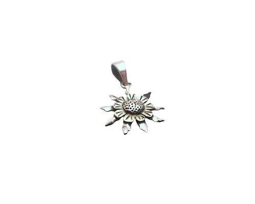 Colgante de plata con flor sol