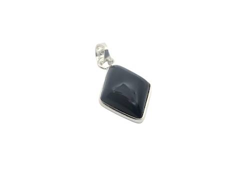 Colgante de plata de la India con rombo de onix negro