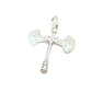 Colgante de plata con hacha