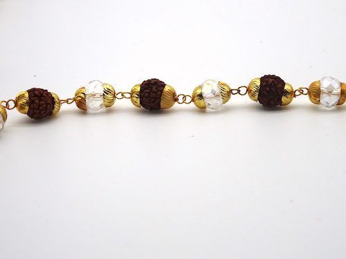 Collar de rudraksha y cuarzo blanco