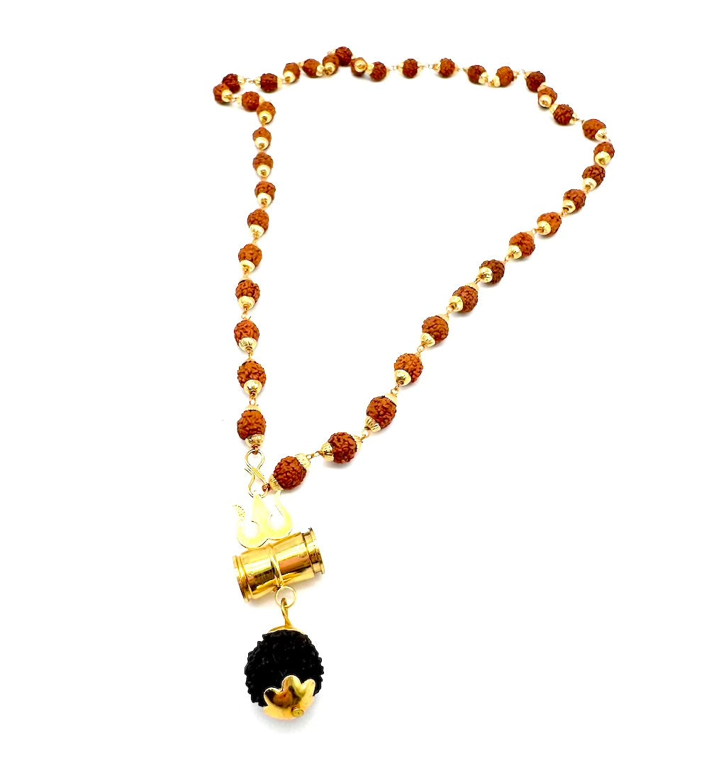 Collar de bisutería con rudraksha, cristal y tridente de Shiva