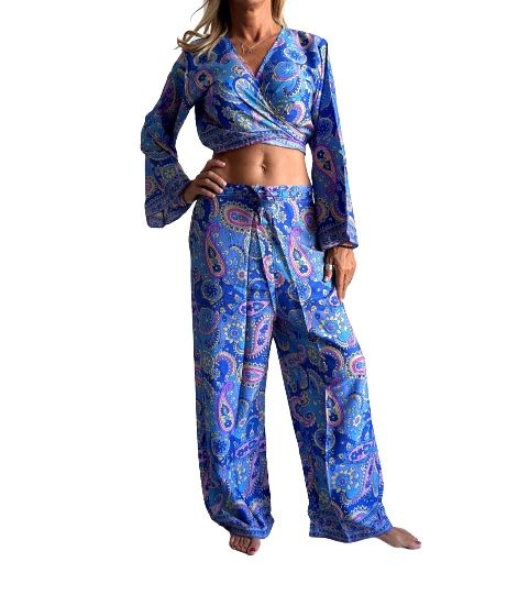 Conjunto de blusa y pantalón ancho de seda india