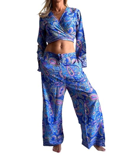 Conjunto de blusa y pantalón ancho de seda india
