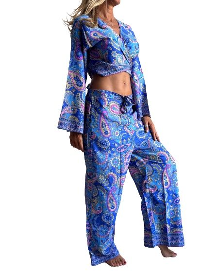 Conjunto de blusa y pantalón ancho de seda india