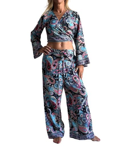 Conjunto de blusa y pantalón ancho de seda india