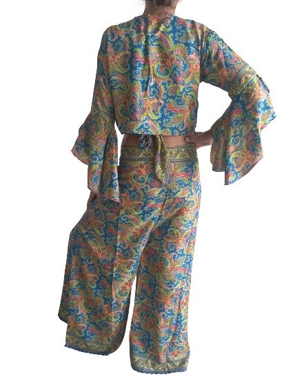 Conjunto de blusa y pantalón envolvente de seda india