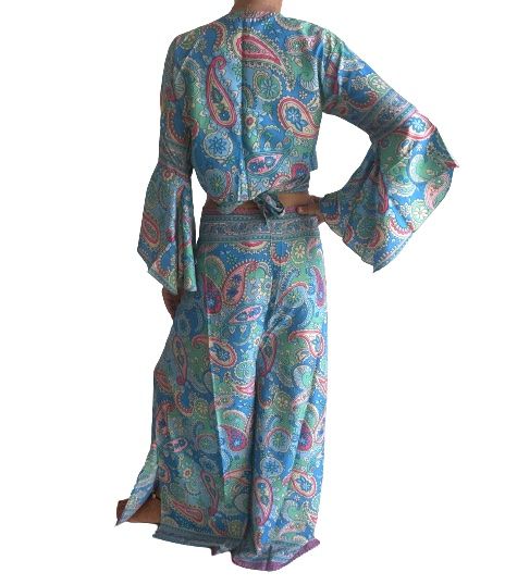 Conjunto de blusa y pantalón envolvente de seda india