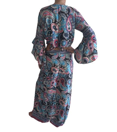 Conjunto de blusa y pantalón envolvente de seda india