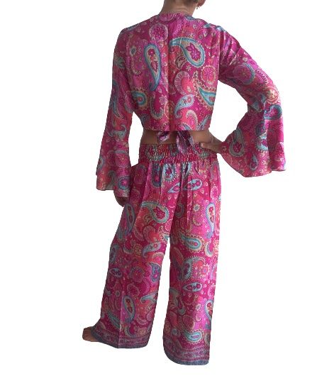 Conjunto de blusa y pantalón superpuesto de seda india