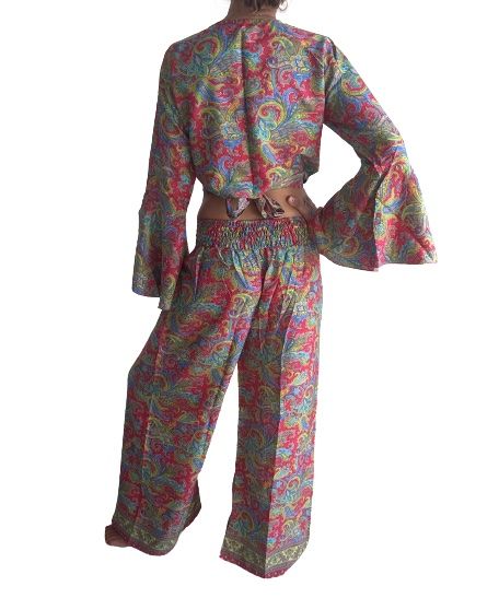 Conjunto de blusa y pantalón superpuesto de seda india