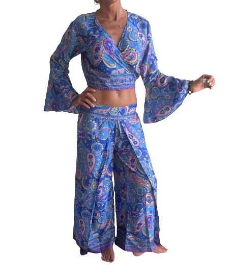 Conjunto de blusa y pantalón superpuesto de seda india