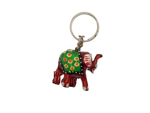 Llavero étnico con elefante con trompa hacia arriba
