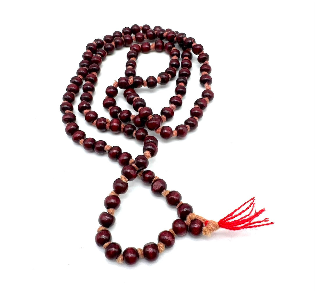 Mala budista de madera roja