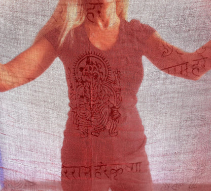 Foulard granate estampado con con mantra OM