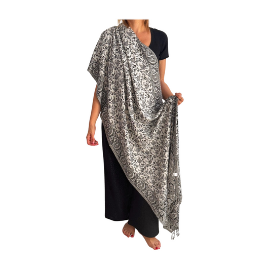 Pashmina de India estampada color negro/blanco