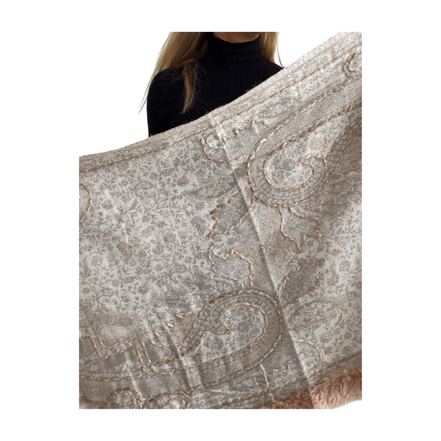 Pashmina de lana bordada con borlas y cuello de pelito-Modelo K