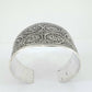 Pulsera ancha de plata rígida grabada